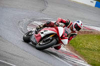 donington-no-limits-trackday;donington-park-photographs;donington-trackday-photographs;no-limits-trackdays;peter-wileman-photography;trackday-digital-images;trackday-photos